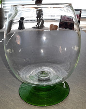 Großer Vinatge Cognac Schwenker Kristall mundgeblasen mit grünem Stiel Party