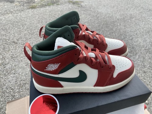 Nike air jordan mid - 1,