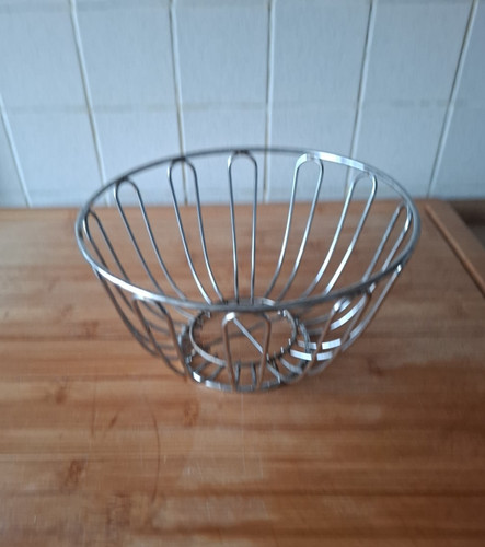 Obstkorb mit edelstahlrahmen - obstkorb,