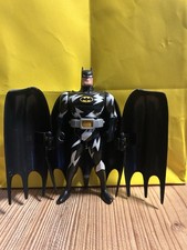 Kenner Batman Lightning Strike (Animated Series 1993) Actionfigur mit Flügelcape