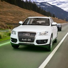 Welly 22518 Audi Q5 SUV weiss Maßstab 1:24 Modellauto