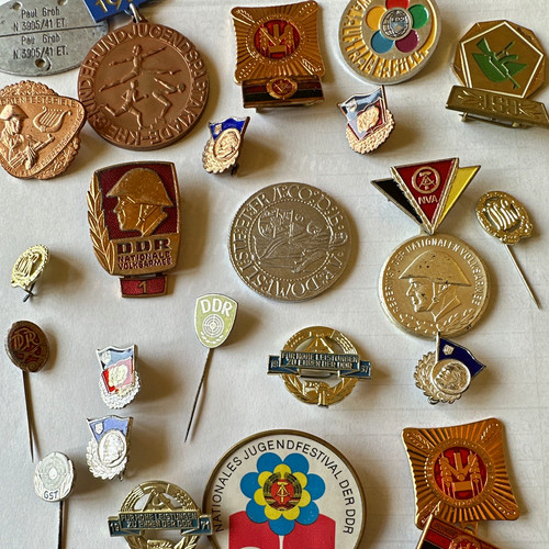 Konvolut ddr abzeichen orden - abzeichen/orden, &