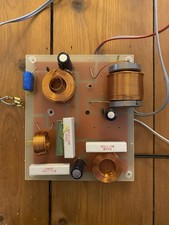 Aus JBL LX 44: Frequenzweiche