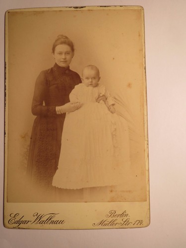 Berlin stehende junge frau - berlin,