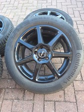 4 Winterreifen mit schwarzen Felgen 225/55 R17 97H  SEAT Cupra Formentor 
