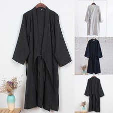 Bademantel Yukata Zuhause
