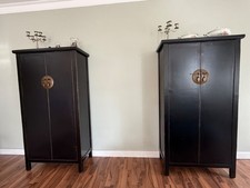 Chinesicher Holzschrank, dunkelbraun, (170/85/45 cm), je 150 Euro