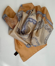 "Laura Biagiotti "Wunderschöne Federleichtes % 100 Seide Tuch 77x 77 Italienisch