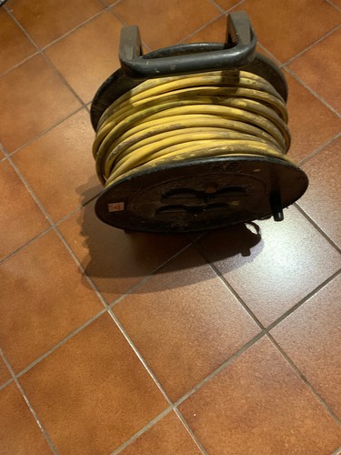 Kabeltrommel m - kabeltrommel,