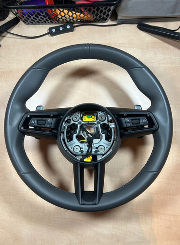 Porsche 911 992 - taycan, lenkrad