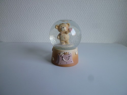 Schneekugel bär mit herzchen - schneekugel,