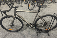 Gravel bike strom - gravel,