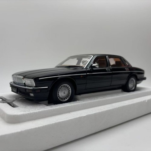 Almost real jaguar xj40 - 1:18,