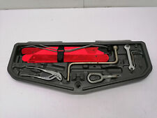 BMW 5er E39 Limousine  Bordwerkzeug Kasten Werkzeug Warndreieck Heckklappe  (99)