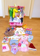 Baby Born -  Kleiderständer mit sehr viel Baby Born-Bekleidung/Zubehör Gr. 43 cm