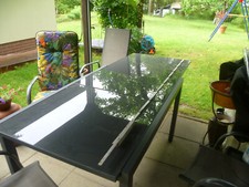 Gartentisch ausziehbar mit 6 Hochlehner mit Polsterung, Hocker und Abdeckung