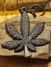 Halskette in Schwarz Punker Gras Cannabis Anhänger Hip Hop Rapper Biker schwer