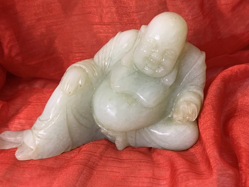 Buddha blassgrünem