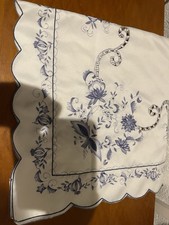 2 Tischdecken Zwiebelmuster