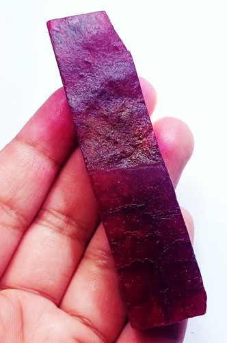 Natürlich roter beryll - natürlich,
