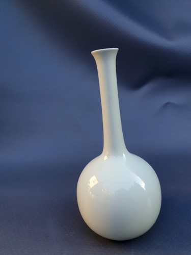 Wilhelm wagenfeld vase - wilhelm,