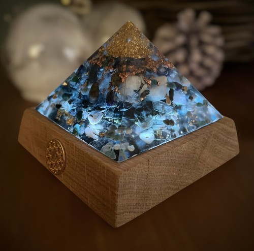 Orgonit pyramide loslassen - pyramide,
