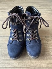 Blaue marineblaue Stiefeletten