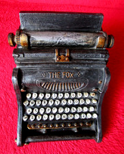 antike Schreibmaschine THE FOX als Sparbüchse / Spardose 12x12x17 cm Sammler