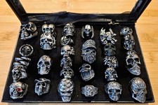 Konvolut Finger-Ringe, Totenkopf, Biker, Rock, Punk, Edelstahl, Ungetragen
