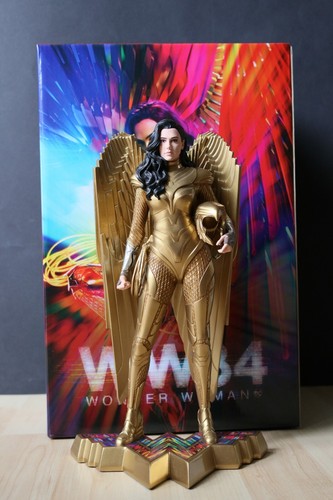 Comics statue wonder - comics,