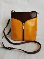 Umhängetasche, echt Leder, neu und unbenutzt, Farbe senf/braun, 20x19x7 cm.