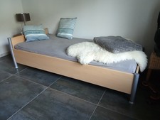 Bett aus dem Hülsta-Programm  Now in  Buche und Metalllook.