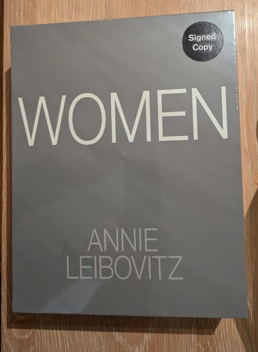 Annie leibovitz signed women - signed,