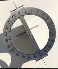 Neue Sonnenuhr in Edelstahl |