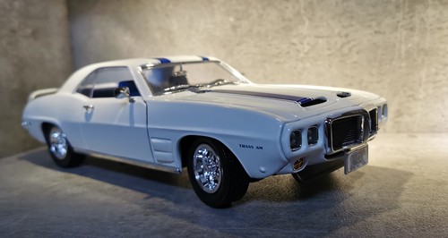 1969 pontiac firebird - 1/18,