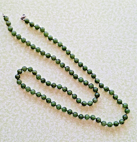 Rundgeschliffene nephrit jade - rundgeschliffene,