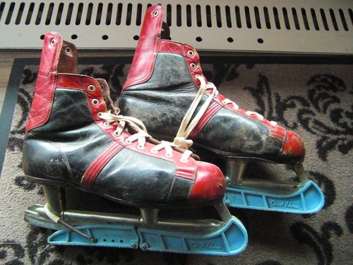 Alte schlittschuhe alt rot - alte,