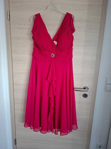 Tolles neues kleid beere - in,