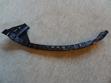 Halter links Stoßstange vorne