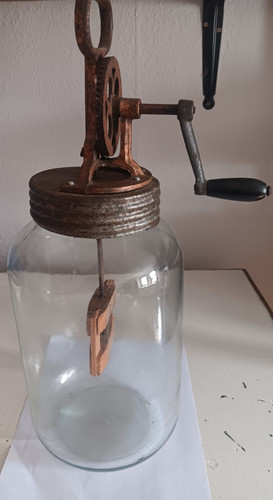Butterfass aus glas mit - butterfass,