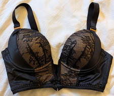 2 BHs von Gossard, Push-Up in