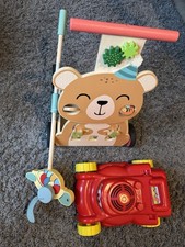 Holzlauflernwagen Bär + Ziehschildkröte + Plastikauto gebraucht, guter Zustand