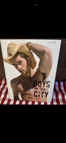 Boys the city - in,