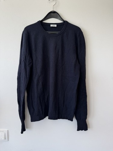 Closed navy
