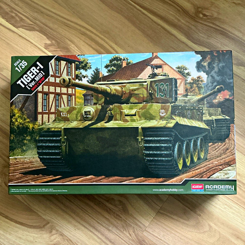 Academy 13287 tiger - academy, i