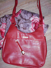 Handtasche rot,  +Schal +