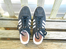 Turnschuhe von Adidas