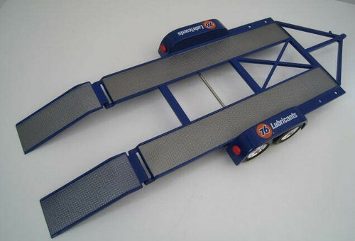 Auto trailer mit reifenregal - auto-trailer,