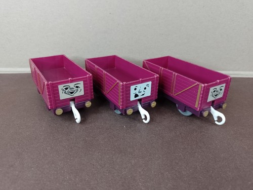 Drei lila lästige trucks - lila,