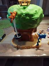 Winnie Pooh Superschnüffler Haus und verschiedene Winnie Pooh und Freunde Figure